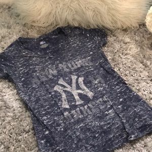 NY Yankees shirt